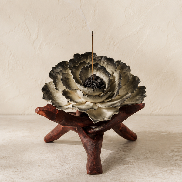 Limo Peony‑Pattern Ceramic Incense Holder  & Aroma Diffuser