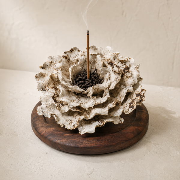 Lingfan Peony Ceramic Incense Holder & Aroma Diffuser